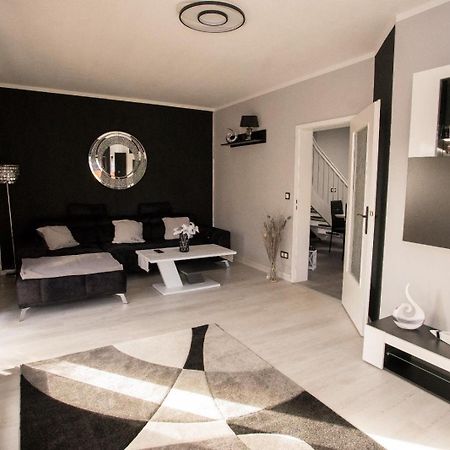 Zum Kaeutzchen 120Qm Ferienhaus 8 Personen 4 Schlafzimmer Nossentiner Huette エクステリア 写真