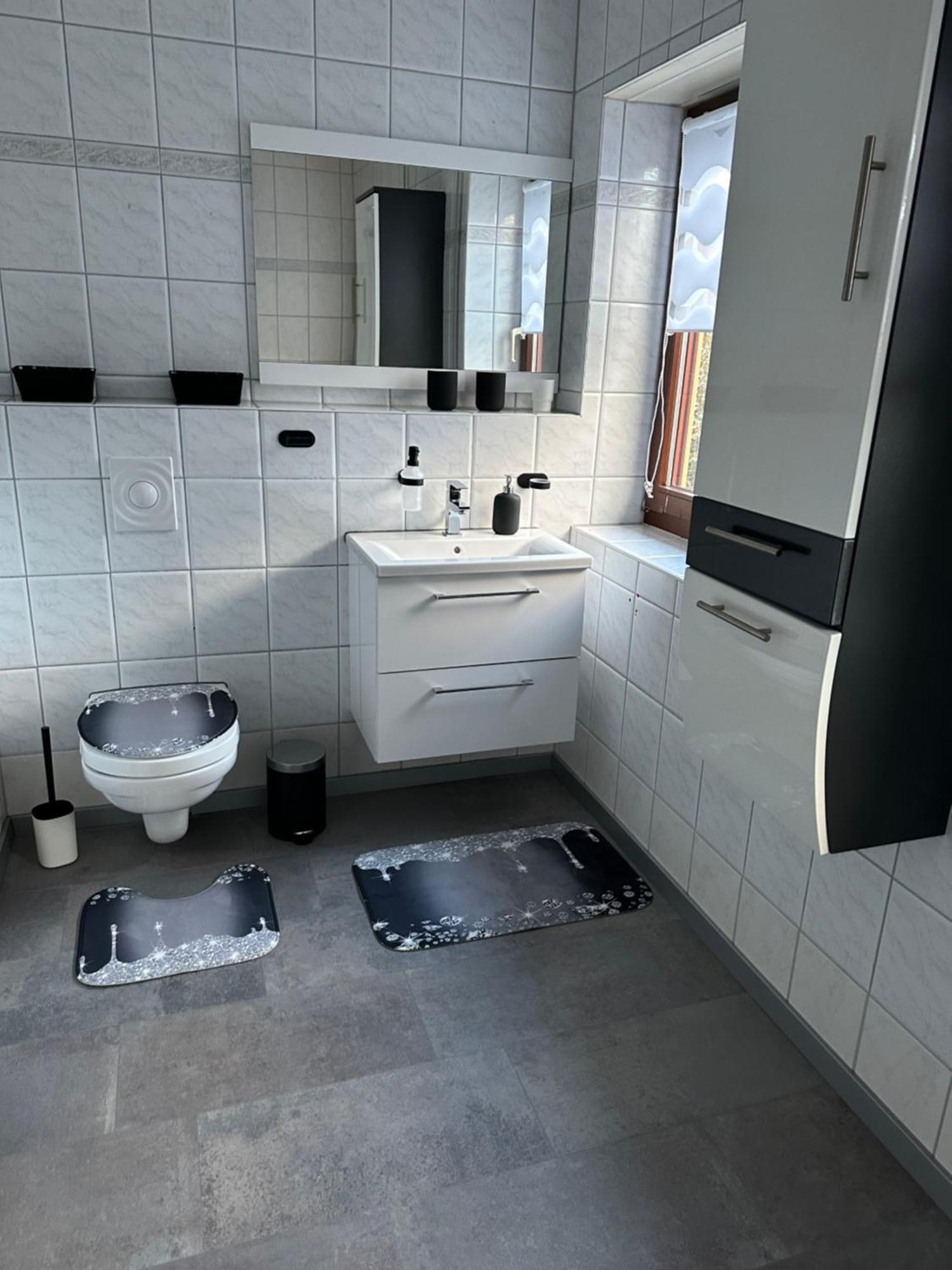 Zum Kaeutzchen 120Qm Ferienhaus 8 Personen 4 Schlafzimmer Nossentiner Huette エクステリア 写真