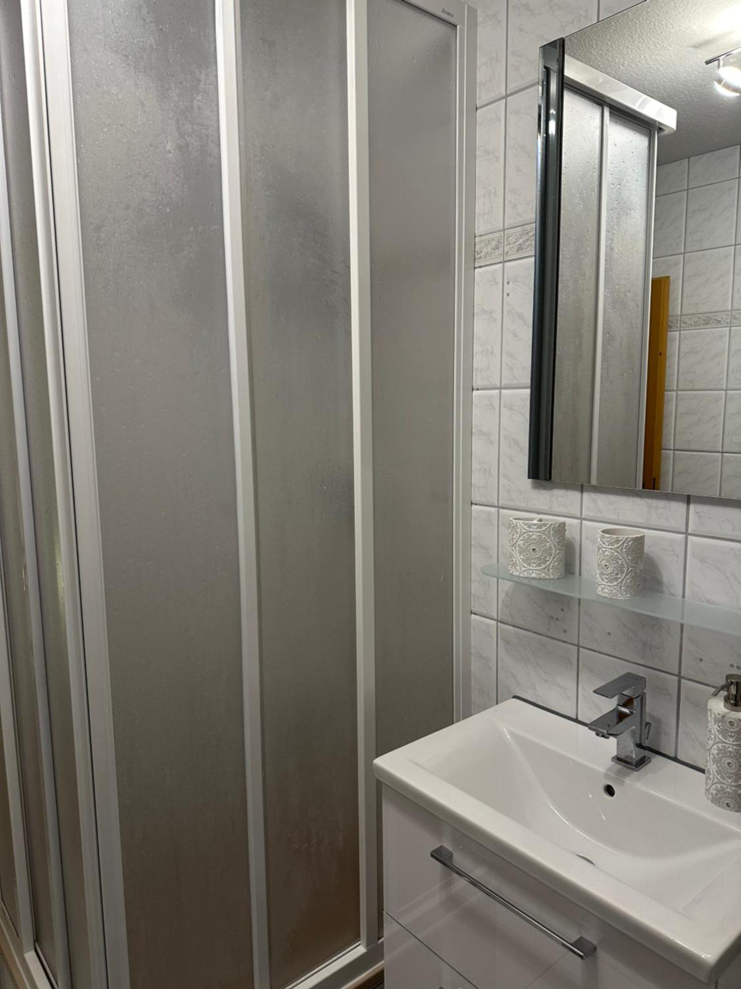 Zum Kaeutzchen 120Qm Ferienhaus 8 Personen 4 Schlafzimmer Nossentiner Huette エクステリア 写真