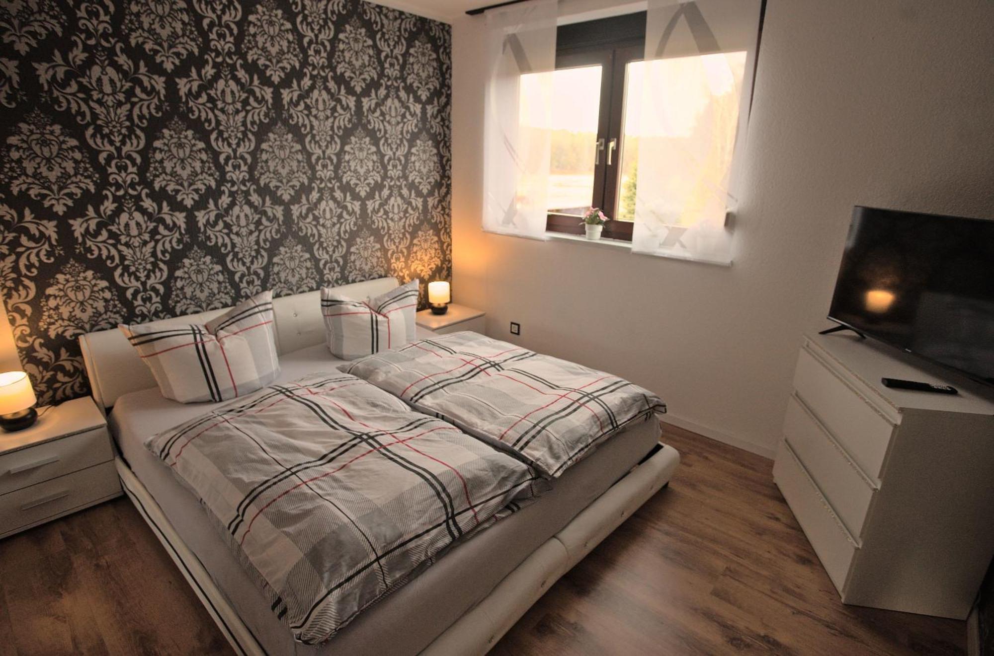 Zum Kaeutzchen 120Qm Ferienhaus 8 Personen 4 Schlafzimmer Nossentiner Huette エクステリア 写真